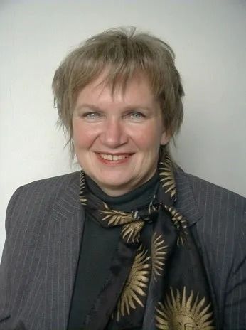 prof. dr hab. inż. Dorota Chwieduk